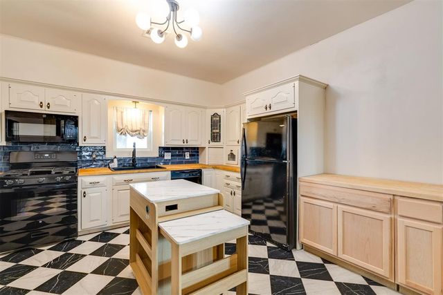 632 E Center Road, Washington, OK 73093
