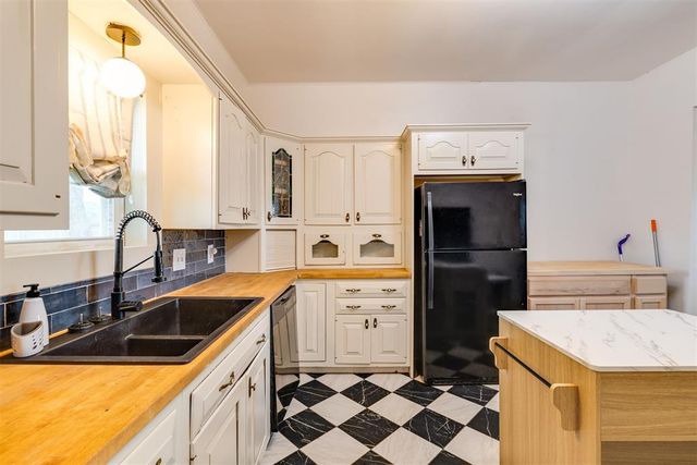 632 E Center Road, Washington, OK 73093