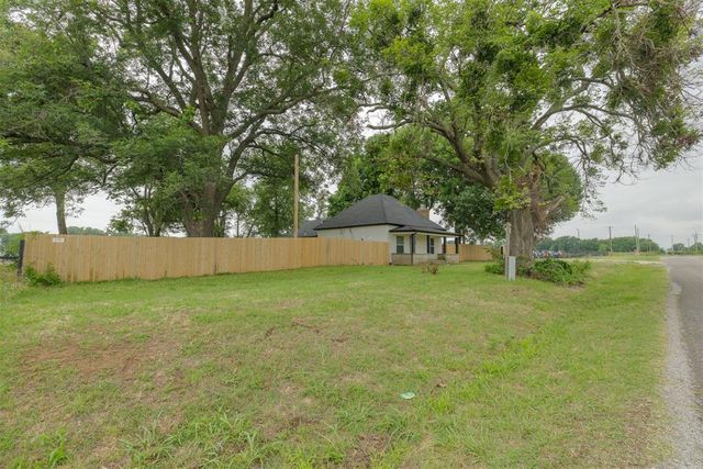 632 E Center Road, Washington, OK 73093