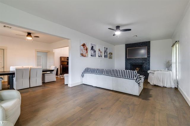 632 E Center Road, Washington, OK 73093