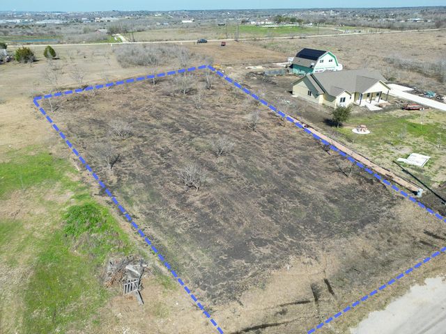 433 E Ridge LN, Niederwald, TX 78640