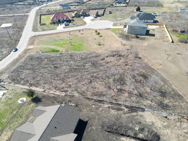 433 E Ridge LN, Niederwald, TX 78640