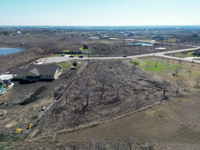 433 E Ridge LN, Niederwald, TX 78640