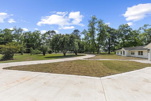 1023 Hinton Waters Ave., Midland City, AL 36350