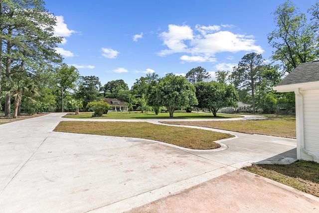 1023 Hinton Waters Ave., Midland City, AL 36350