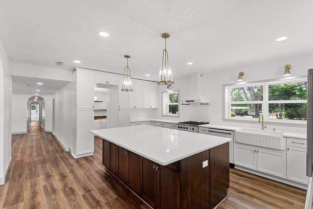 1023 Hinton Waters Ave., Midland City, AL 36350