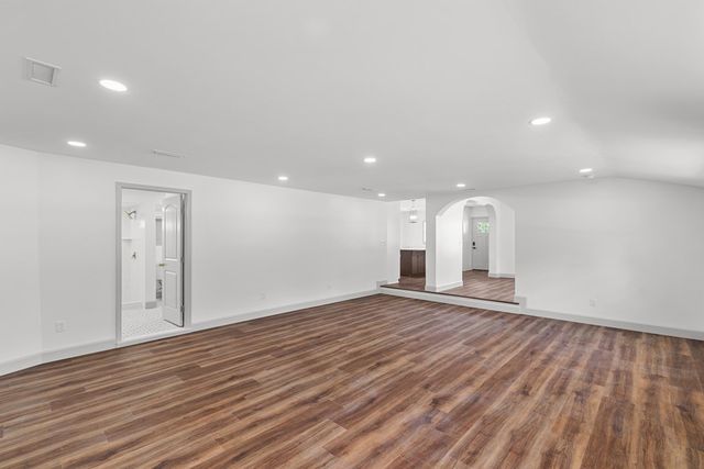 1023 Hinton Waters Ave., Midland City, AL 36350