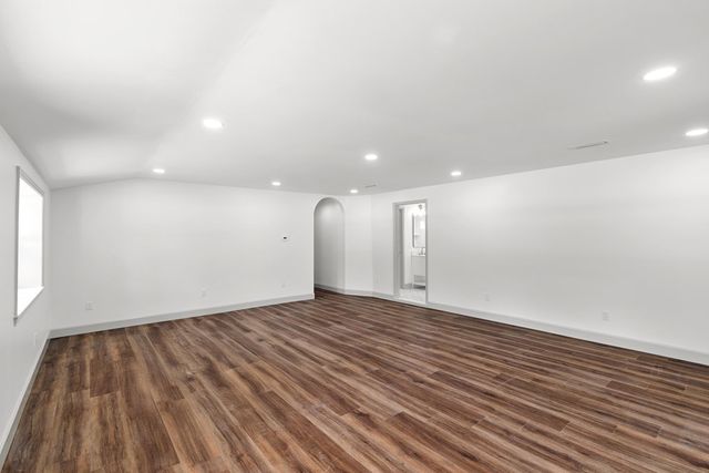 1023 Hinton Waters Ave., Midland City, AL 36350