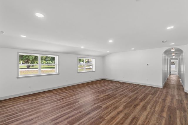 1023 Hinton Waters Ave., Midland City, AL 36350