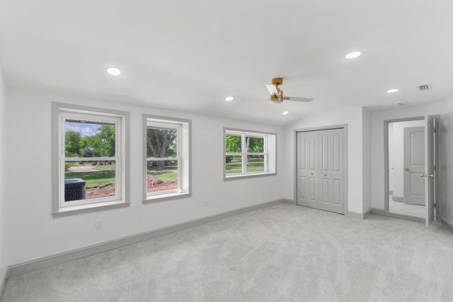 1023 Hinton Waters Ave., Midland City, AL 36350