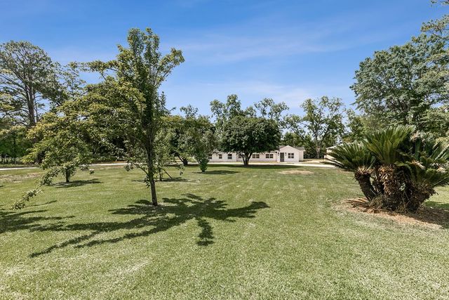 1023 Hinton Waters Ave., Midland City, AL 36350