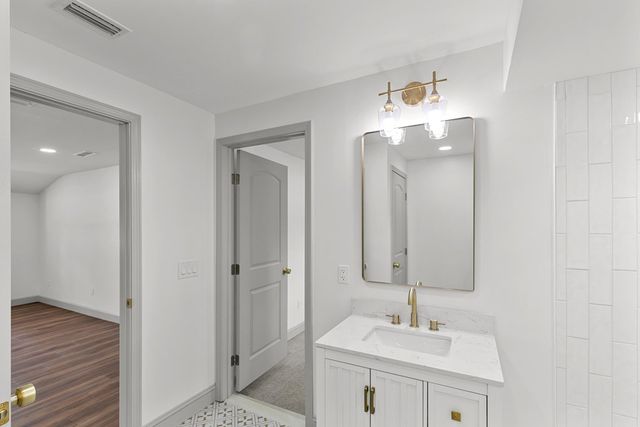 1023 Hinton Waters Ave., Midland City, AL 36350