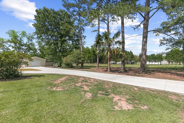 1023 Hinton Waters Ave., Midland City, AL 36350