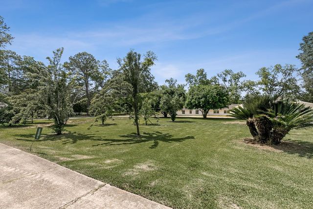 1023 Hinton Waters Ave., Midland City, AL 36350