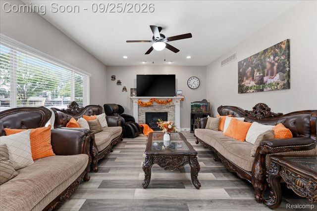5504 Caden Court, Sterling Heights, MI 48310
