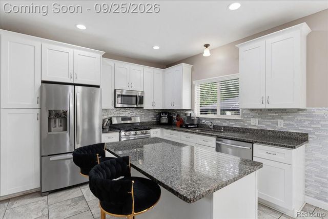 5504 Caden Court, Sterling Heights, MI 48310