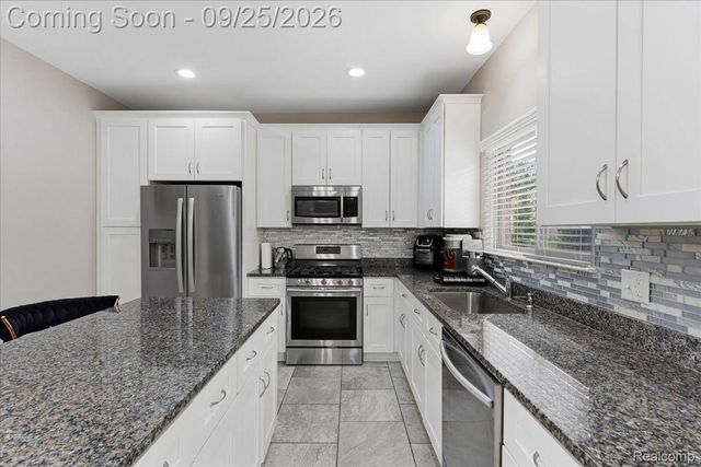 5504 Caden Court, Sterling Heights, MI 48310
