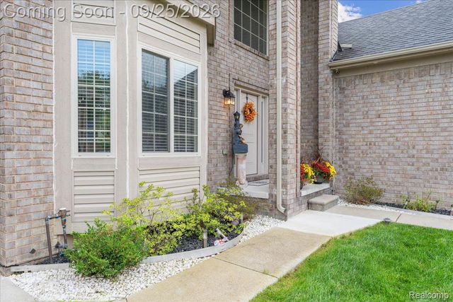 5504 Caden Court, Sterling Heights, MI 48310