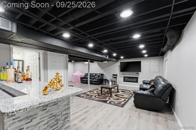5504 Caden Court, Sterling Heights, MI 48310