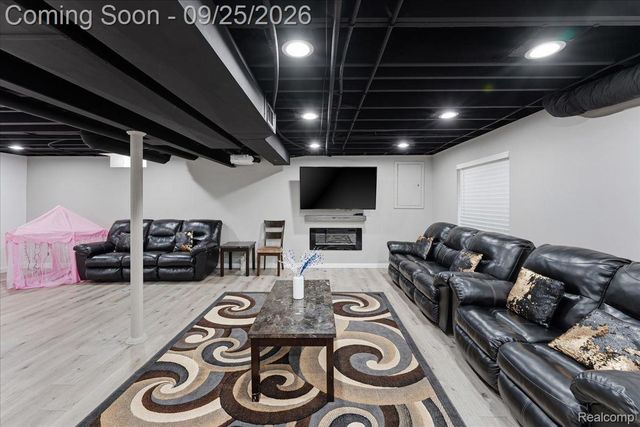 5504 Caden Court, Sterling Heights, MI 48310