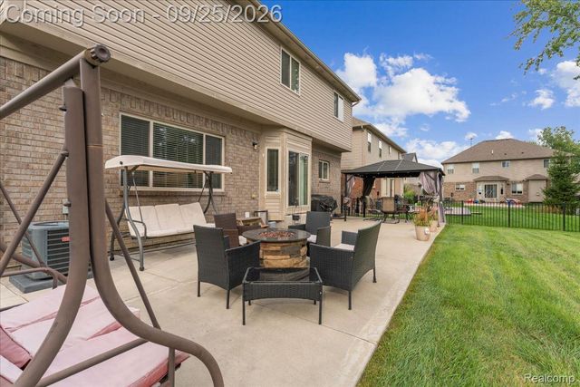 5504 Caden Court, Sterling Heights, MI 48310