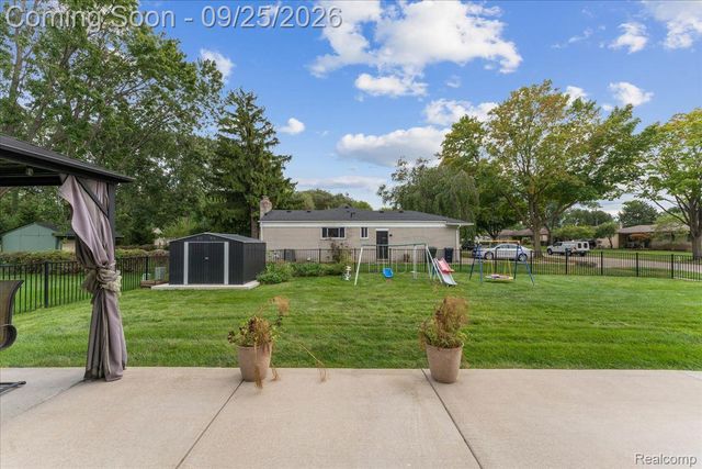 5504 Caden Court, Sterling Heights, MI 48310