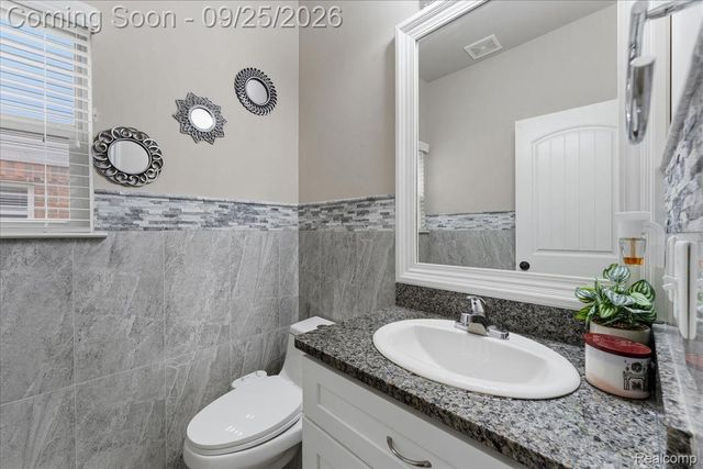 5504 Caden Court, Sterling Heights, MI 48310