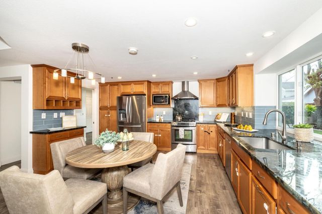 290 Billingsgate, Foster City, CA 94404