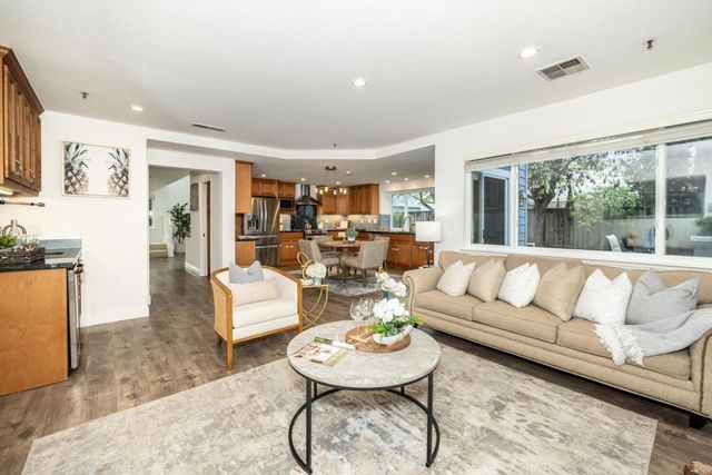 290 Billingsgate, Foster City, CA 94404