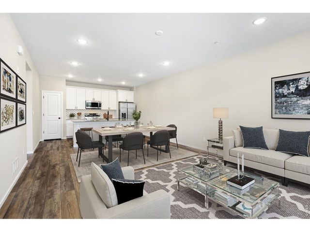 2102 Setting Sun Dr 2, Windsor, CO 80550