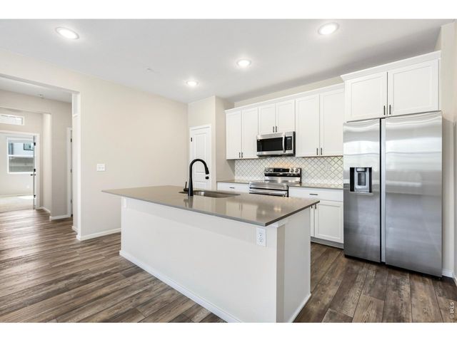 2102 Setting Sun Dr 2, Windsor, CO 80550
