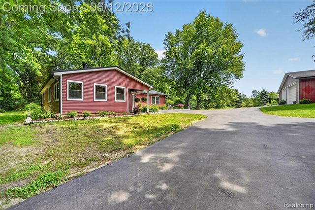 13635 Unadilla Road, Gregory, MI 48137