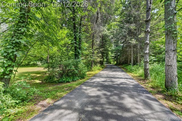 13635 Unadilla Road, Gregory, MI 48137