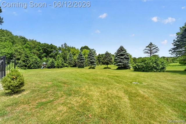 13635 Unadilla Road, Gregory, MI 48137