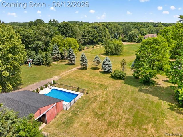 13635 Unadilla Road, Gregory, MI 48137