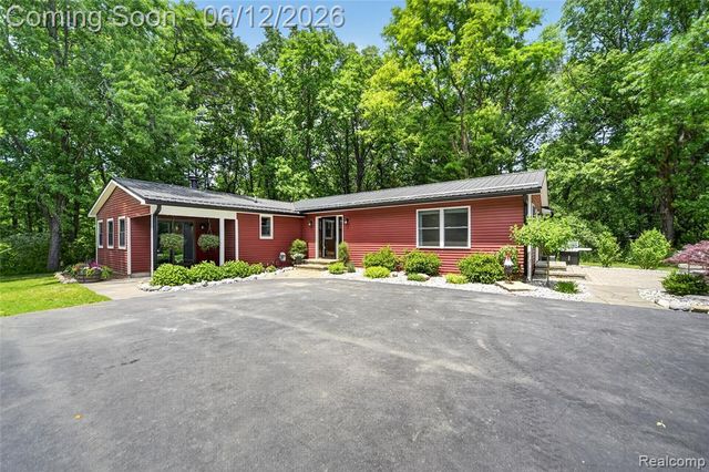 13635 Unadilla Road, Gregory, MI 48137
