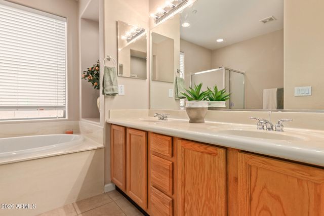 41025 N PRESTANCIA Drive, Phoenix, AZ 85086