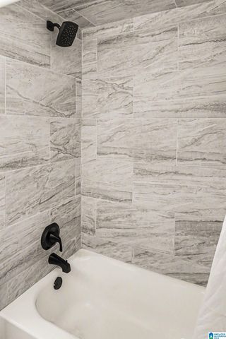 2028 28TH AVENUE N, Hueytown, AL 35023