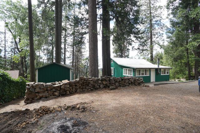 6830 Frontier Rd, Pollock Pines, CA 95726