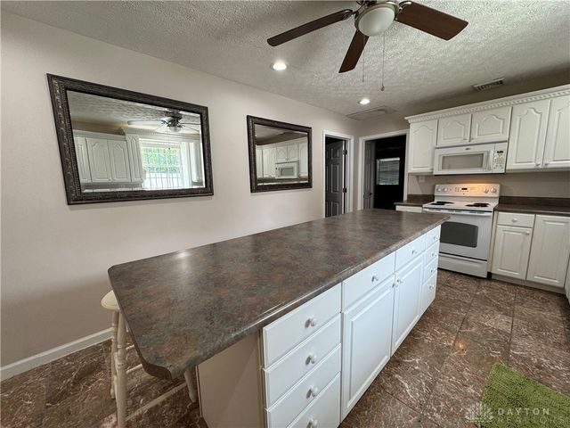 523 Newport, Xenia, OH 45385