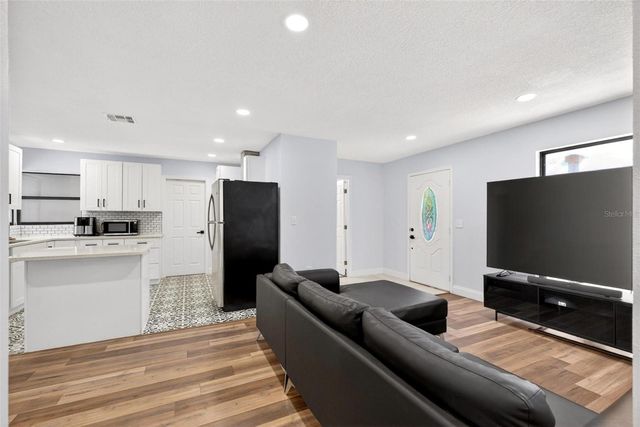 700 S WELLINGTON DRIVE, Deltona, FL 32725