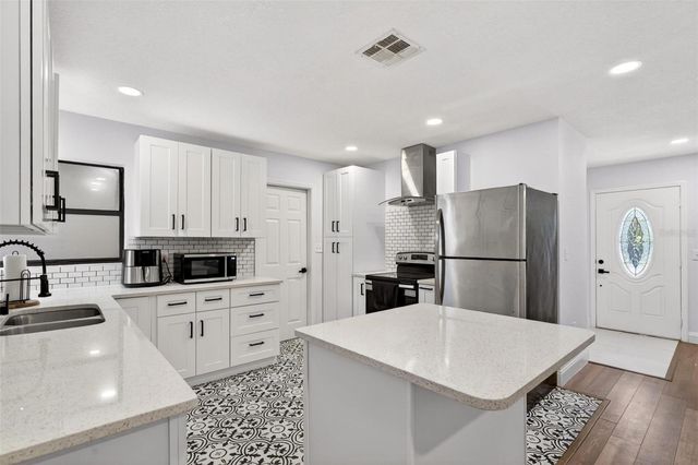 700 S WELLINGTON DRIVE, Deltona, FL 32725