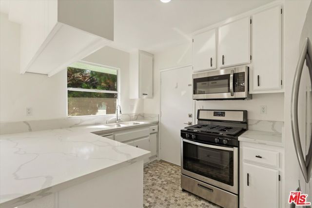 5829 Bowcroft Street 4, Los Angeles, CA 90016