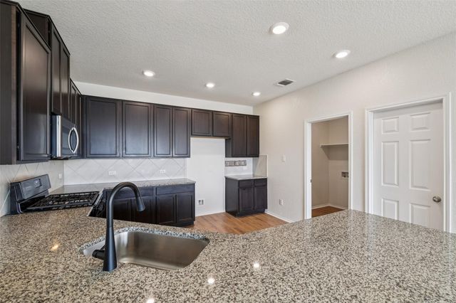 6209 Mantalcino DR, Round Rock, TX 78665