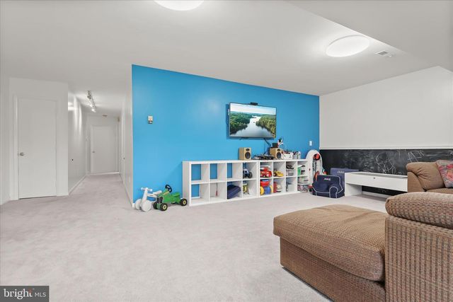 110 OLD CROSSING DR, Baltimore, MD 21208