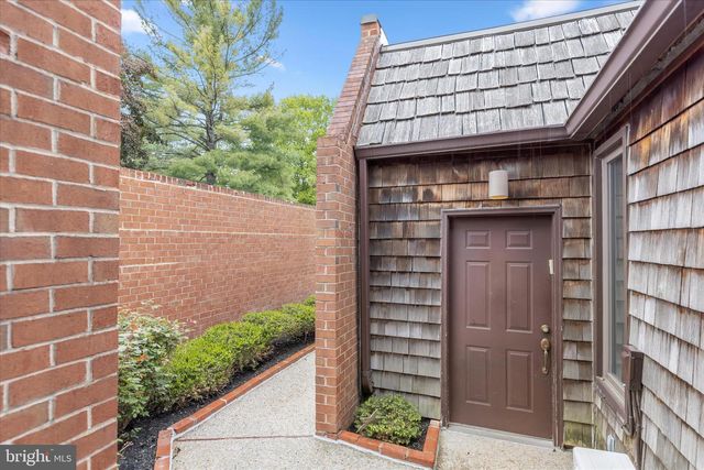 110 OLD CROSSING DR, Baltimore, MD 21208