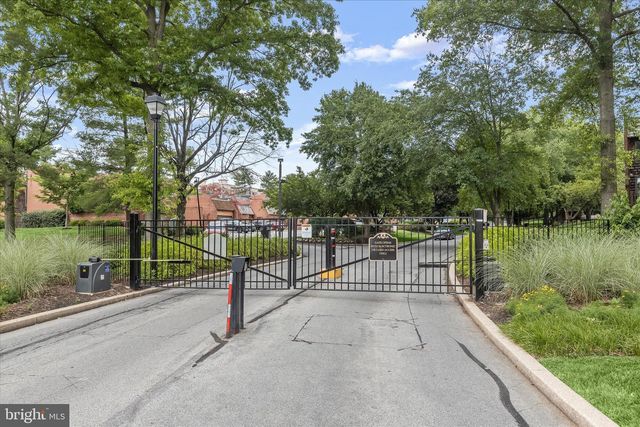 110 OLD CROSSING DR, Baltimore, MD 21208