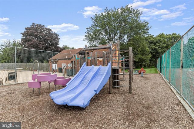 110 OLD CROSSING DR, Baltimore, MD 21208