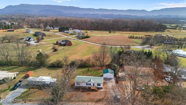 821 Clark St, Seymour, TN 37865