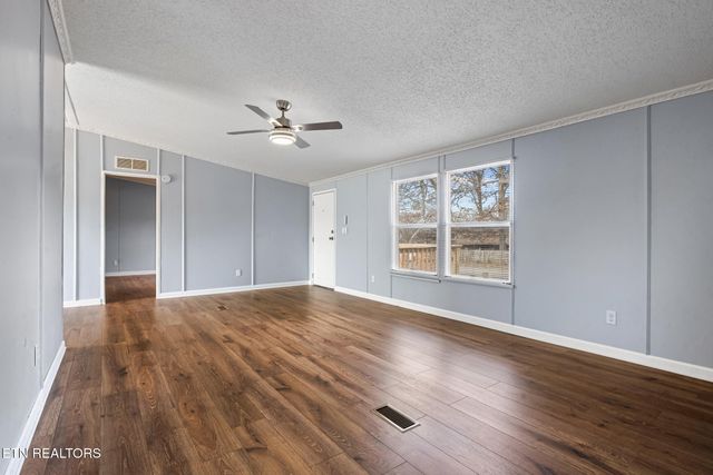 821 Clark St, Seymour, TN 37865